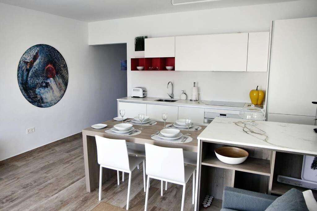 Design Vivienda V El Burgao By The Sea Apartment Costa Teguise Bagian luar foto