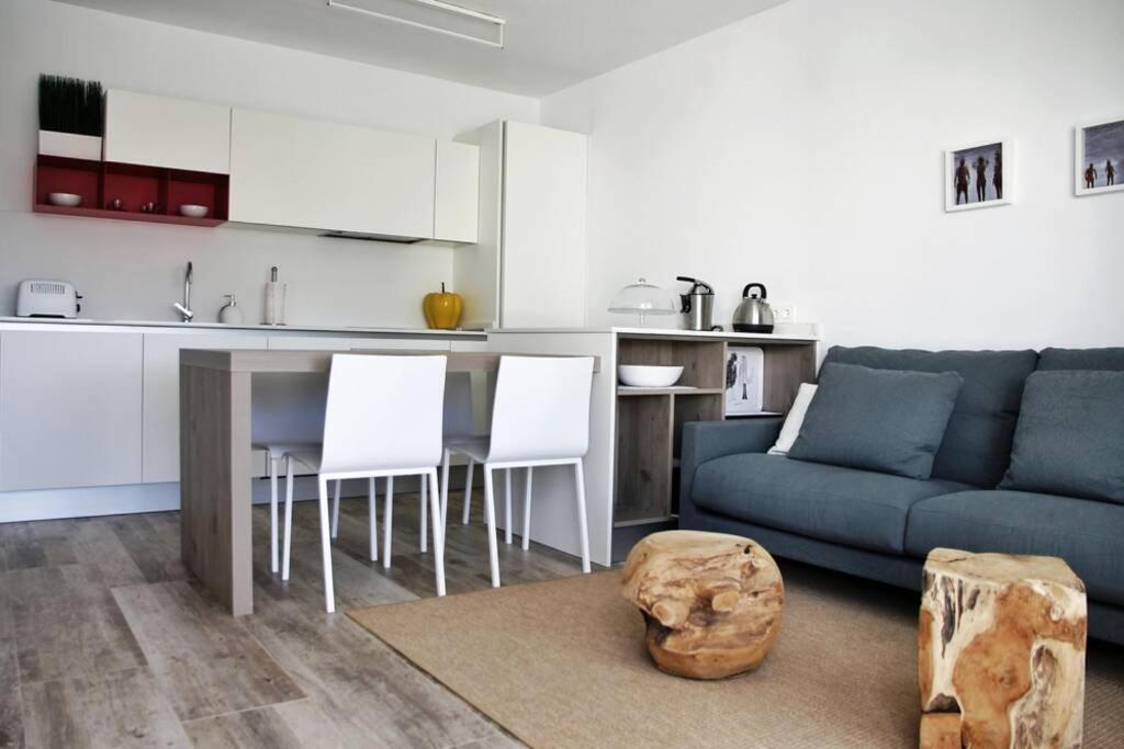 Design Vivienda V El Burgao By The Sea Apartment Costa Teguise Bagian luar foto