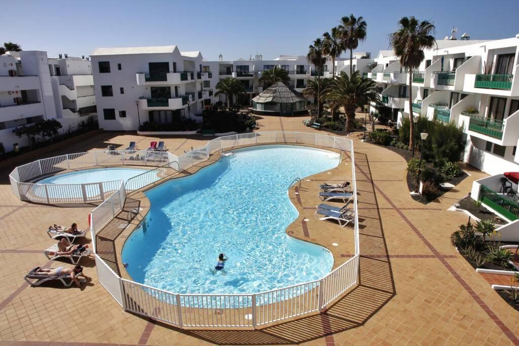 Design Vivienda V El Burgao By The Sea Apartment Costa Teguise Bagian luar foto