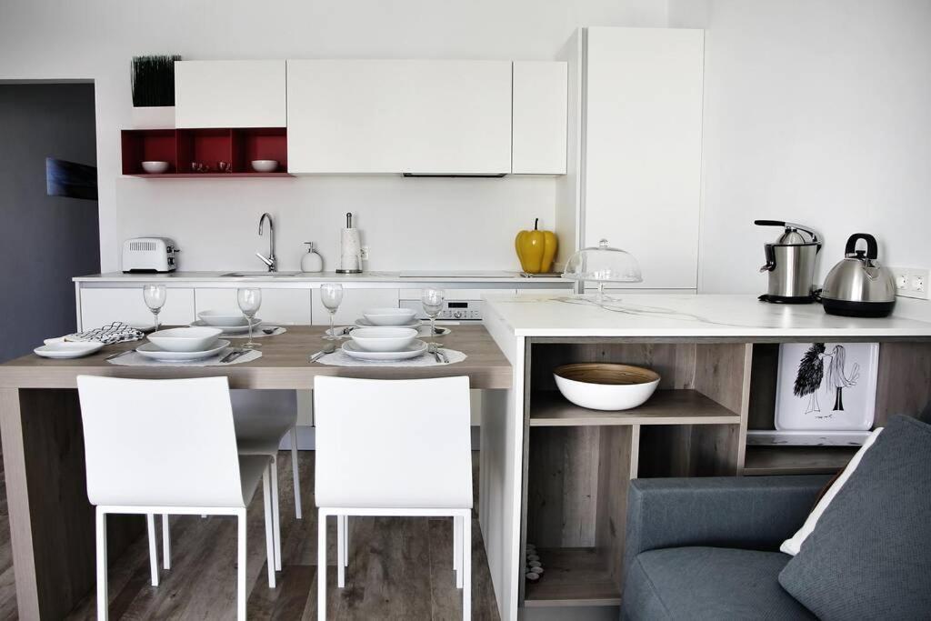 Design Vivienda V El Burgao By The Sea Apartment Costa Teguise Bagian luar foto